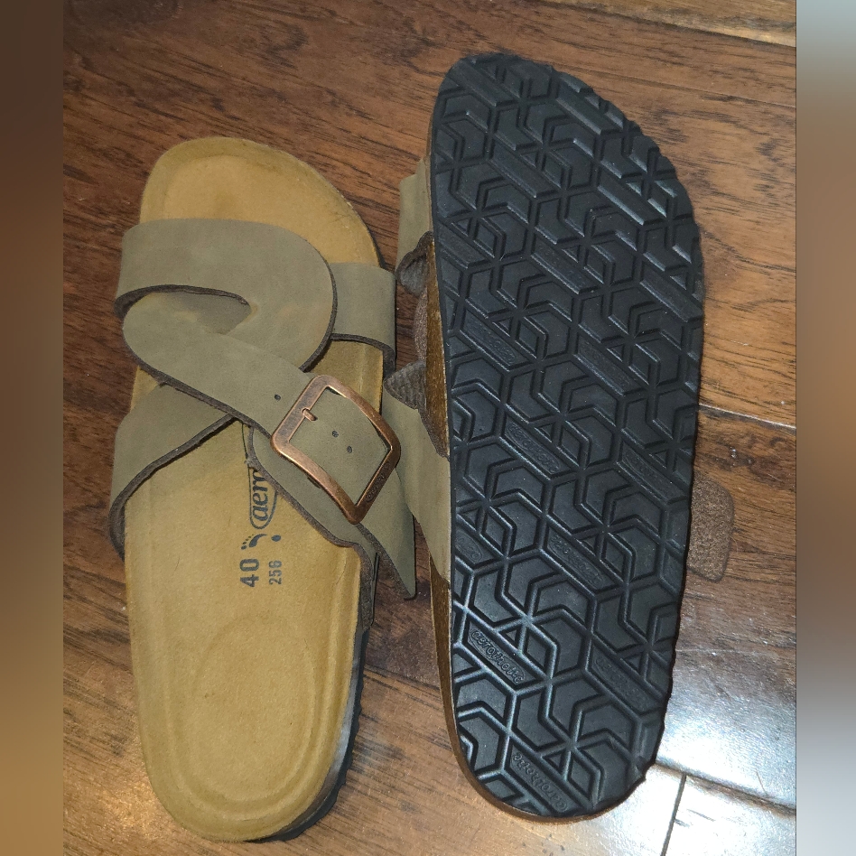Aerothotic Olive Sandals With Buckle